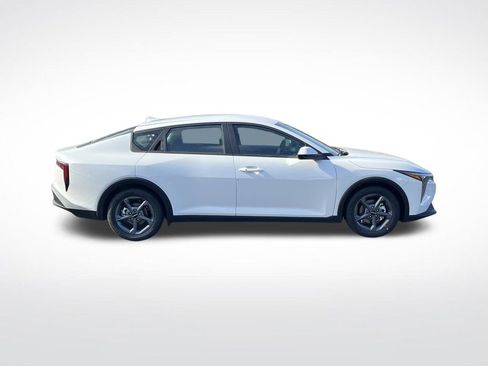 New 2026 Kia K4 LXS image 6