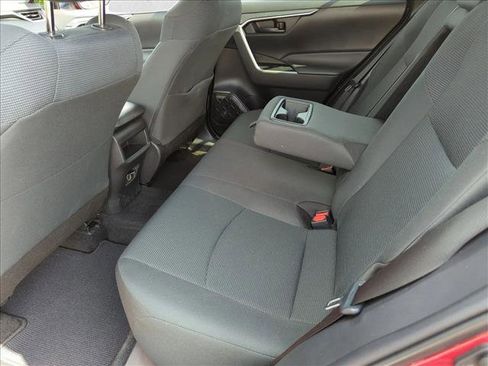 Used 2021 Toyota RAV4 LE image 13