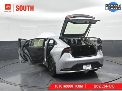 Used 2024 Toyota Prius LE image 50