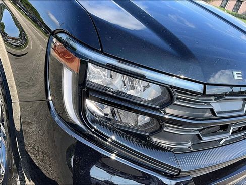 Certified 2025 Ford Expedition Active AWD/4WD image 30