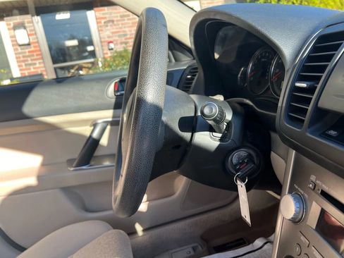 Used 2008 Subaru Outback 2.5i L.L. Bean image 71