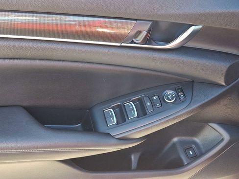Used 2019 Honda Accord Sport image 13