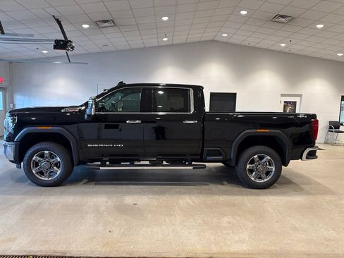 Used 2025 GMC Sierra 2500 SLT w/ SLT Premium Package AWD/4WD image 4