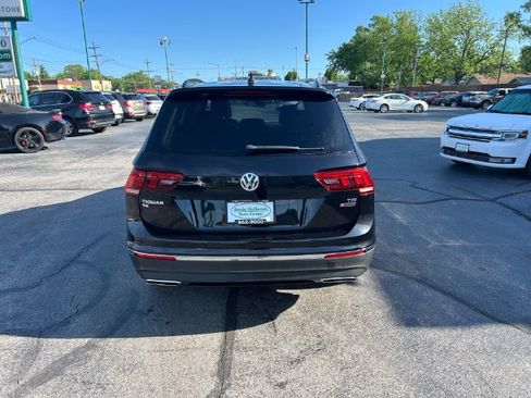 Used 2018 Volkswagen Tiguan SE w/ Panoramic Sunroof Package AWD/4WD image 19