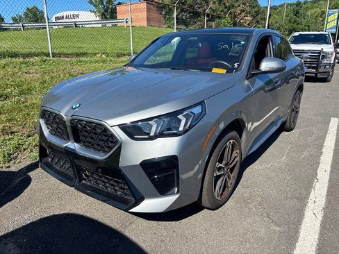 Used 2025 BMW X2 xDrive28i AWD/4WD image 1