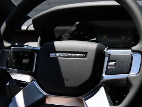 New 2026 Land Rover Discovery Dynamic SE AWD/4WD image 11