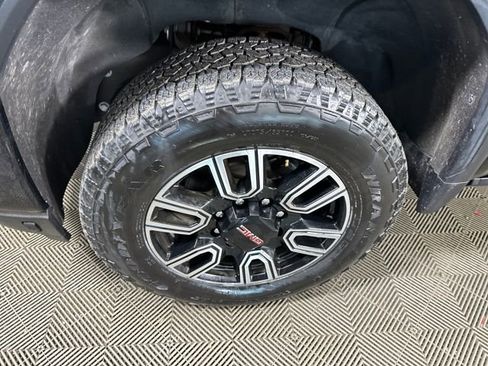 Used 2023 GMC Sierra 2500 AT4 w/ AT4 Preferred Package image 10