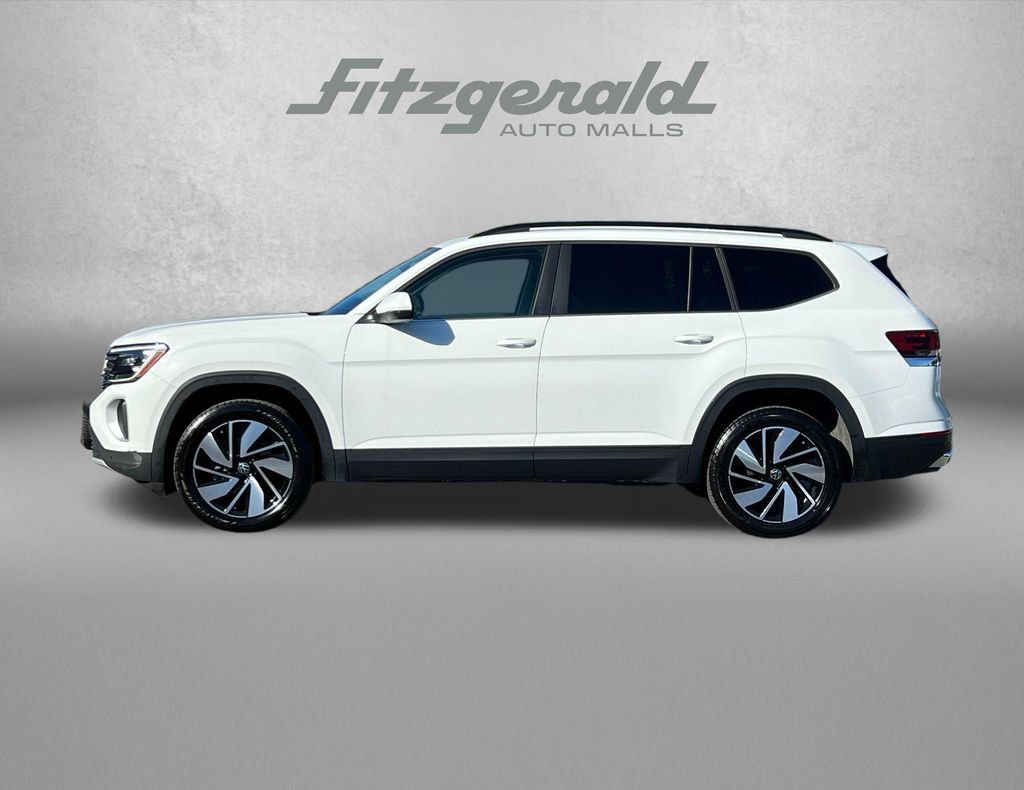 Used 2024 Volkswagen Atlas SE AWD/4WD image 5