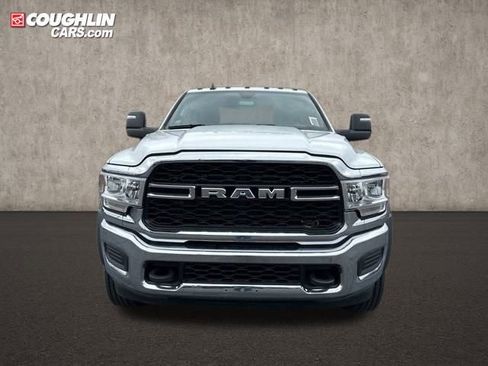 New 2024 RAM 5500 Tradesman w/ Chrome Appearance Group image 2