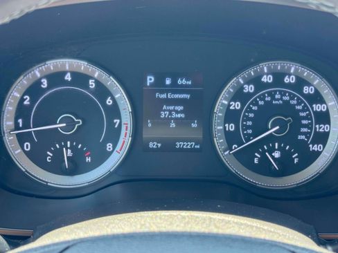 Used 2021 Hyundai Venue SEL FWD image 18