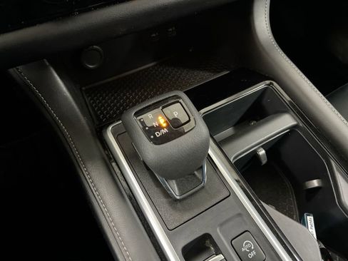 Used 2024 Nissan Pathfinder SV image 17