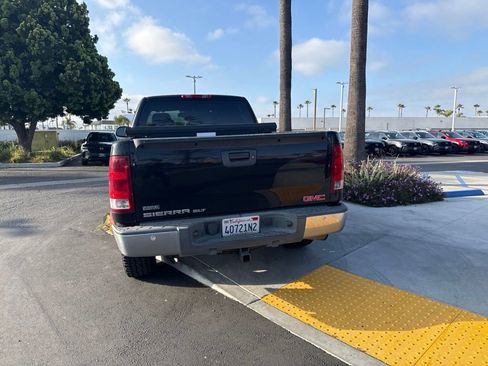 Used 2011 GMC Sierra 1500 SLT w/ SLT Convenience Package AWD/4WD image 18