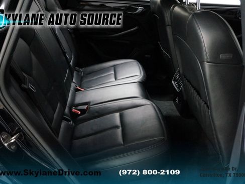 Used 2018 Porsche Macan Sport Edition image 32