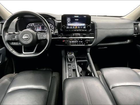 Used 2025 Nissan Pathfinder SL FWD image 18