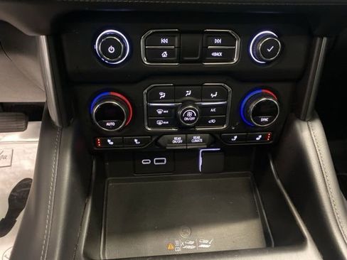 Certified 2021 Chevrolet Tahoe Z71 w/ Z71 Signature Package AWD/4WD image 25