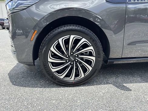 New 2026 Lincoln Navigator Black Label AWD/4WD image 10