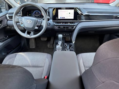 Used 2025 Toyota Camry LE FWD image 40