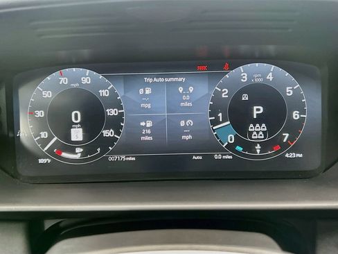 Used 2025 Land Rover Discovery S AWD/4WD image 33