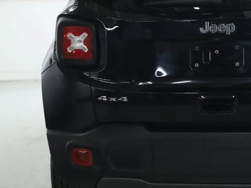 Used 2023 Jeep Renegade Limited image 45