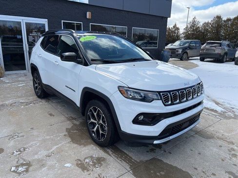 Certified 2025 Jeep Compass Limited image 1