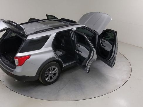 Certified 2022 Ford Explorer XLT w/ XLT Sport Appearance Package AWD/4WD image 52