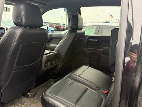 Used 2020 Chevrolet Silverado 1500 LT Trail Boss image 3