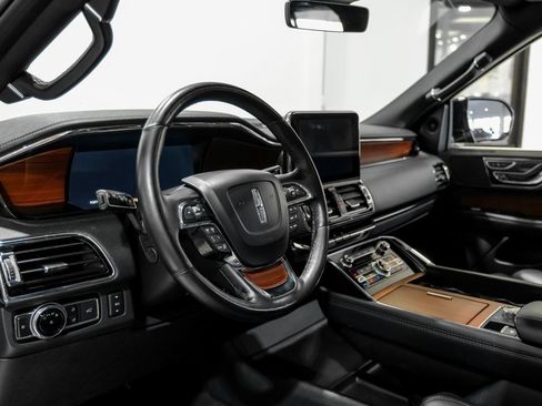 Used 2021 Lincoln Navigator Reserve image 15