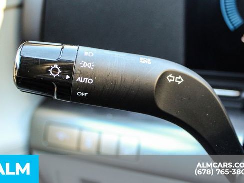 Used 2025 Hyundai Kona SEL image 29