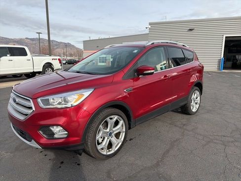 Used 2019 Ford Escape Titanium image 14