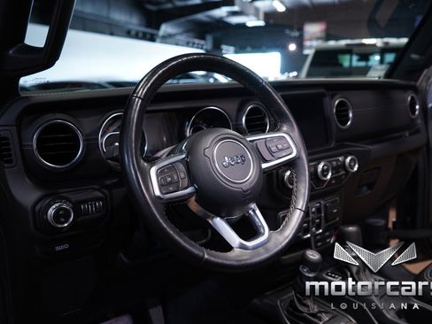 Used 2020 Jeep Gladiator Overland image 27