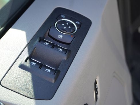 Used 2018 Ford F150 XLT w/ Equipment Group 302A Luxury image 25