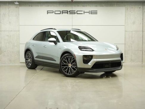New 2026 Porsche Macan 4 Electric AWD/4WD image 9
