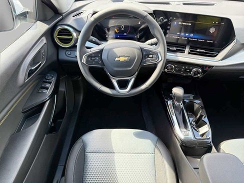 New 2026 Chevrolet Trax LT w/ Driver Confidence Package FWD image 11