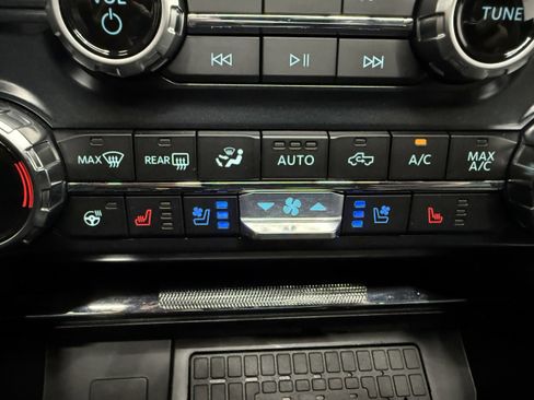 Used 2025 Ford F150 Raptor AWD/4WD image 23
