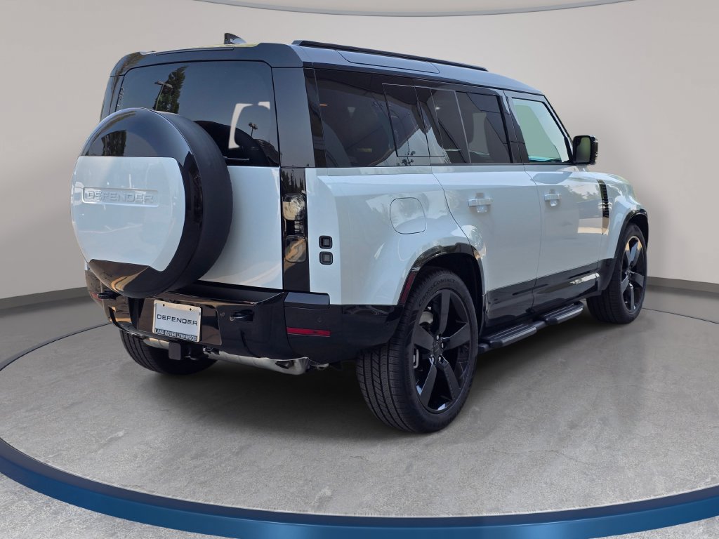 New 2026 Land Rover Defender 110 X-Dynamic SE AWD/4WD image 5