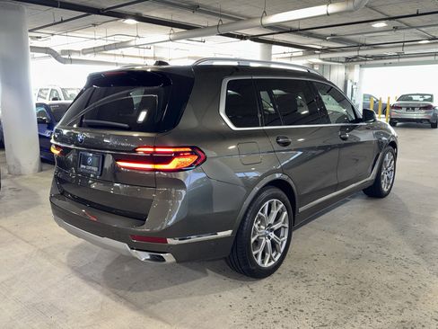 Used 2024 BMW X7 xDrive40i w/ Premium Package AWD/4WD image 8