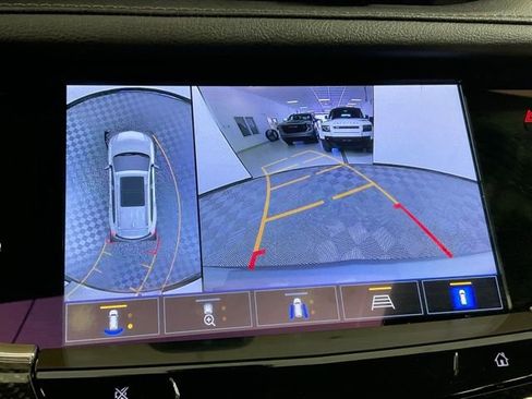 Used 2023 Cadillac XT6 Sport w/ Technology Package AWD/4WD image 9