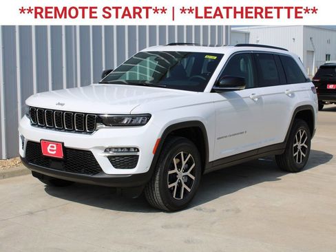 New 2025 Jeep Grand Cherokee Limited w/ Luxury Tech Group II image 3