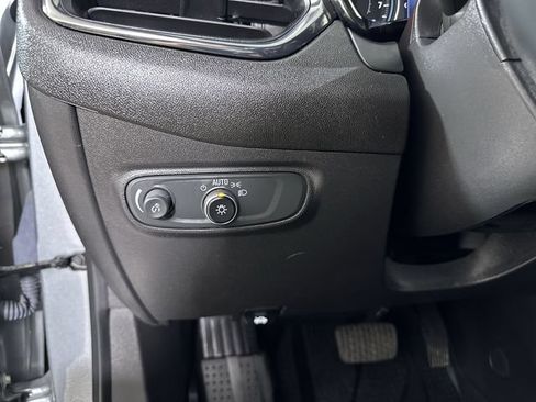 Used 2024 Chevrolet Equinox RS w/ LPO, Floor Liner Package FWD image 18