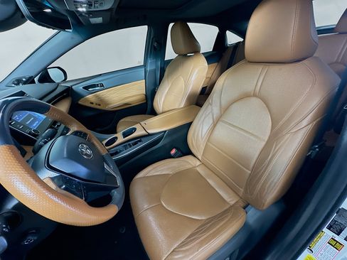 Used 2021 Toyota Avalon Limited w/ Advanced Safety Package image 13