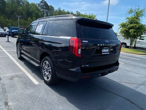 Used 2025 Ford Expedition Active AWD/4WD image 5