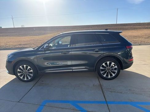 Used 2021 Lincoln Corsair Reserve image 6