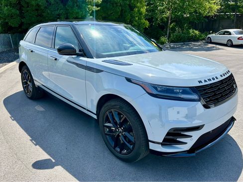 Used 2024 Land Rover Range Rover Velar Dynamic SE AWD/4WD image 3