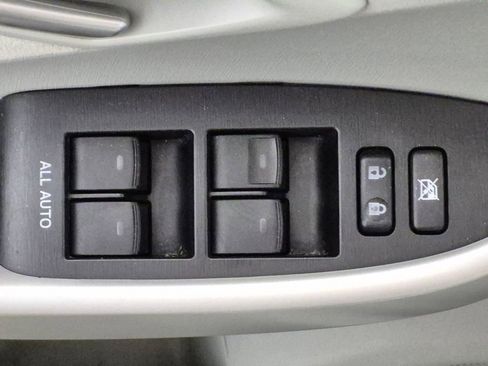 Used 2013 Toyota Prius Three w/ Solar Roof Pkg FWD image 14