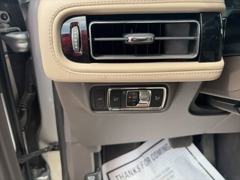 Used 2024 Lincoln Aviator 2WD w/ Premium Package image 20