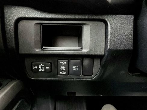 Used 2018 Toyota Tacoma TRD Sport w/ Technology Package AWD/4WD image 33