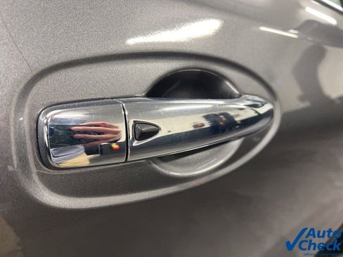 Used 2018 Nissan Rogue SV image 20