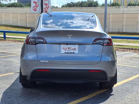 Used 2024 Tesla Model Y Long Range AWD/4WD image 7