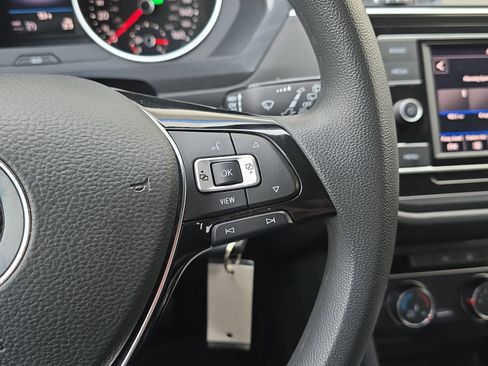 Used 2020 Volkswagen Tiguan S image 20