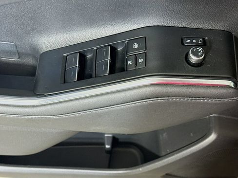 Certified 2024 Toyota Highlander Platinum AWD/4WD image 18